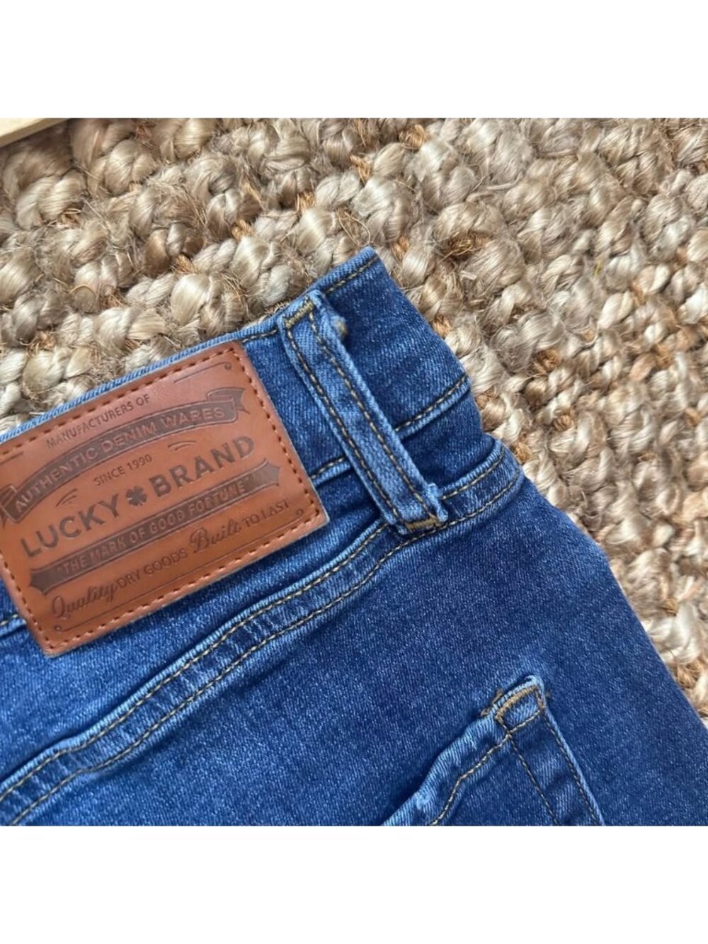 Lucky Brand 410 Athletic Straight 34x30 Jeans
